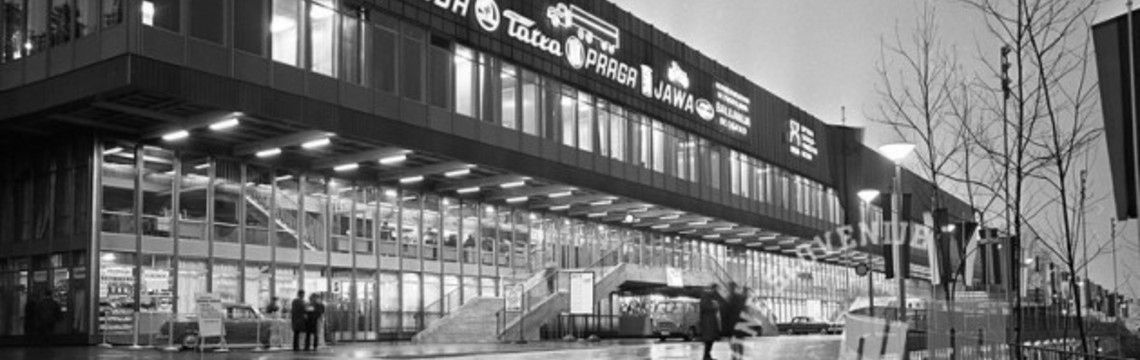 50_let_Hale_Tivoli_1/ept2106_1