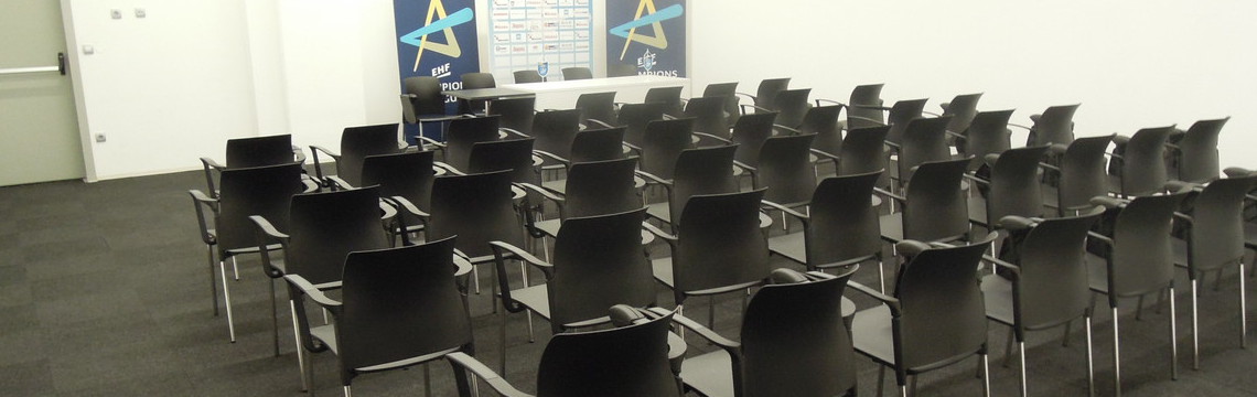 Dvorane_sejne_sobe.../konferencna_soba_Stozice